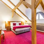 Myo Hotel Caruso